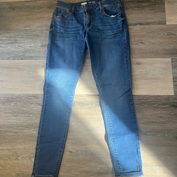 Women’s jeans- size 6 and 8. - Picture 6 of 6